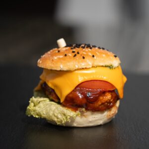 Mini Burgeri ar cūkgaļu, u.c. Diametrs 6 cm.