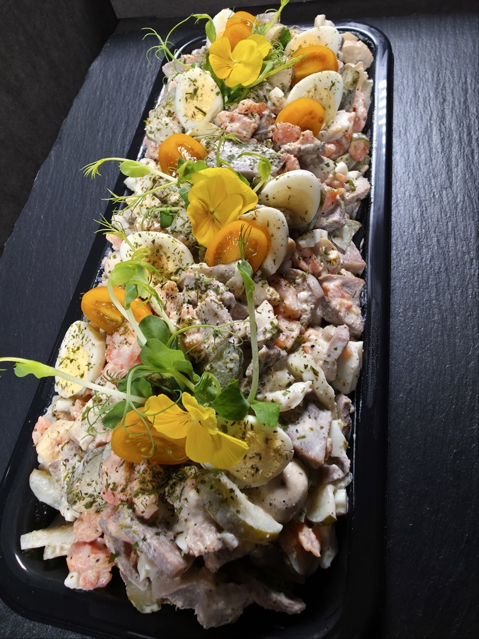 Liellopu mēles salāti ar marinētiem šampinjoniem un gurķiem (1 kg) - Image 2