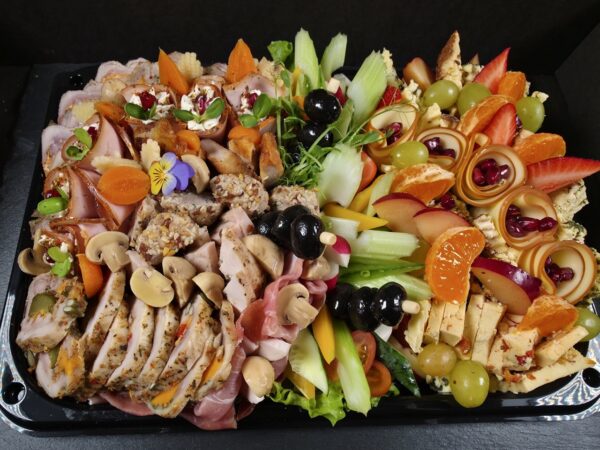Mazā gaļas -  siera plate 1.5 kg.