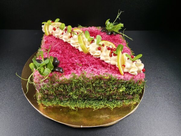 Tunča torte ar olu un krabju krēmu