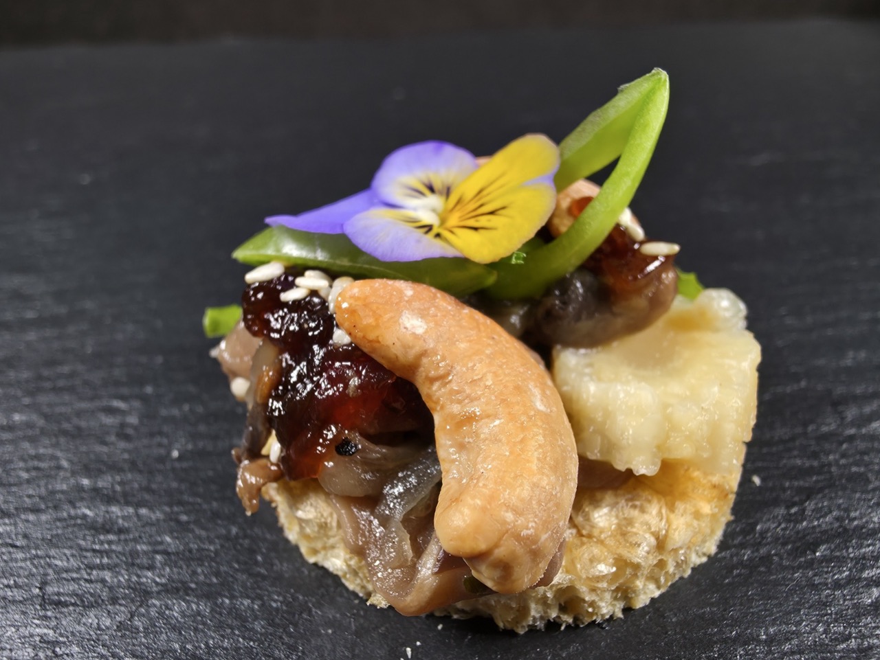 Sēņu muss ar rīsu galeti un sīpolu džemu vai saulē kaltētu tomātu - Image 2