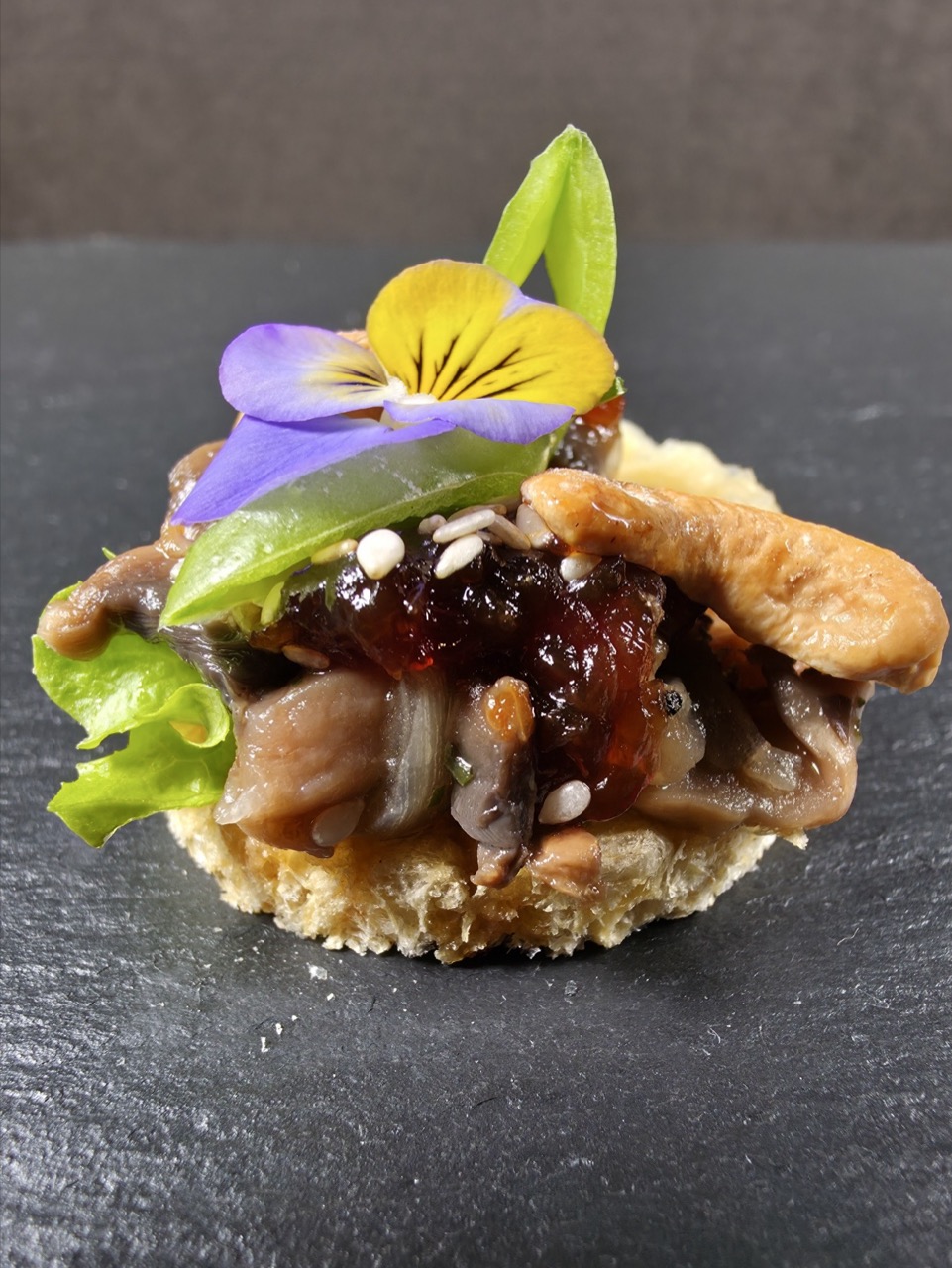 Sēņu muss ar rīsu galeti un sīpolu džemu vai saulē kaltētu tomātu - Image 3