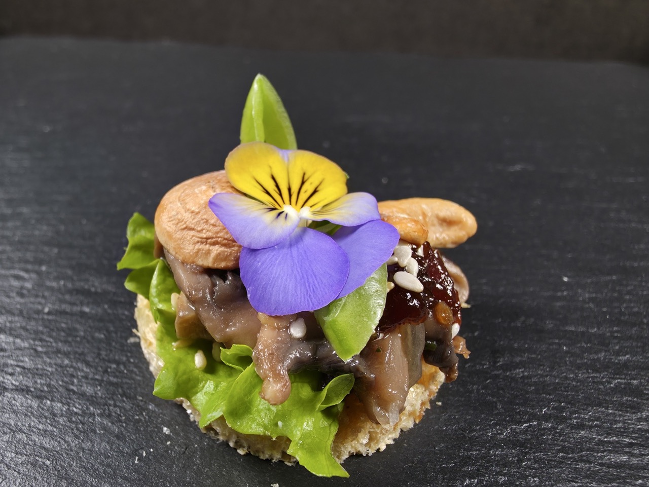 Sēņu muss ar rīsu galeti un sīpolu džemu vai saulē kaltētu tomātu - Image 4