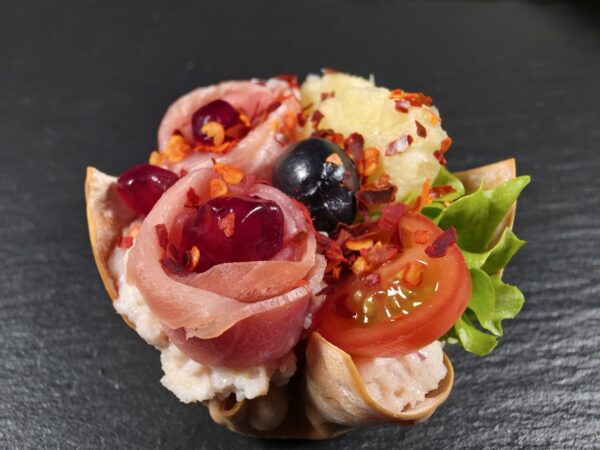 Wonton groziņš ar kūpināta šķiņķa krēmu un prašuto gaļu - Image 2