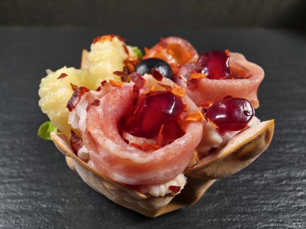 Wonton groziņš ar kūpināta šķiņķa krēmu un prašuto gaļu - Image 3