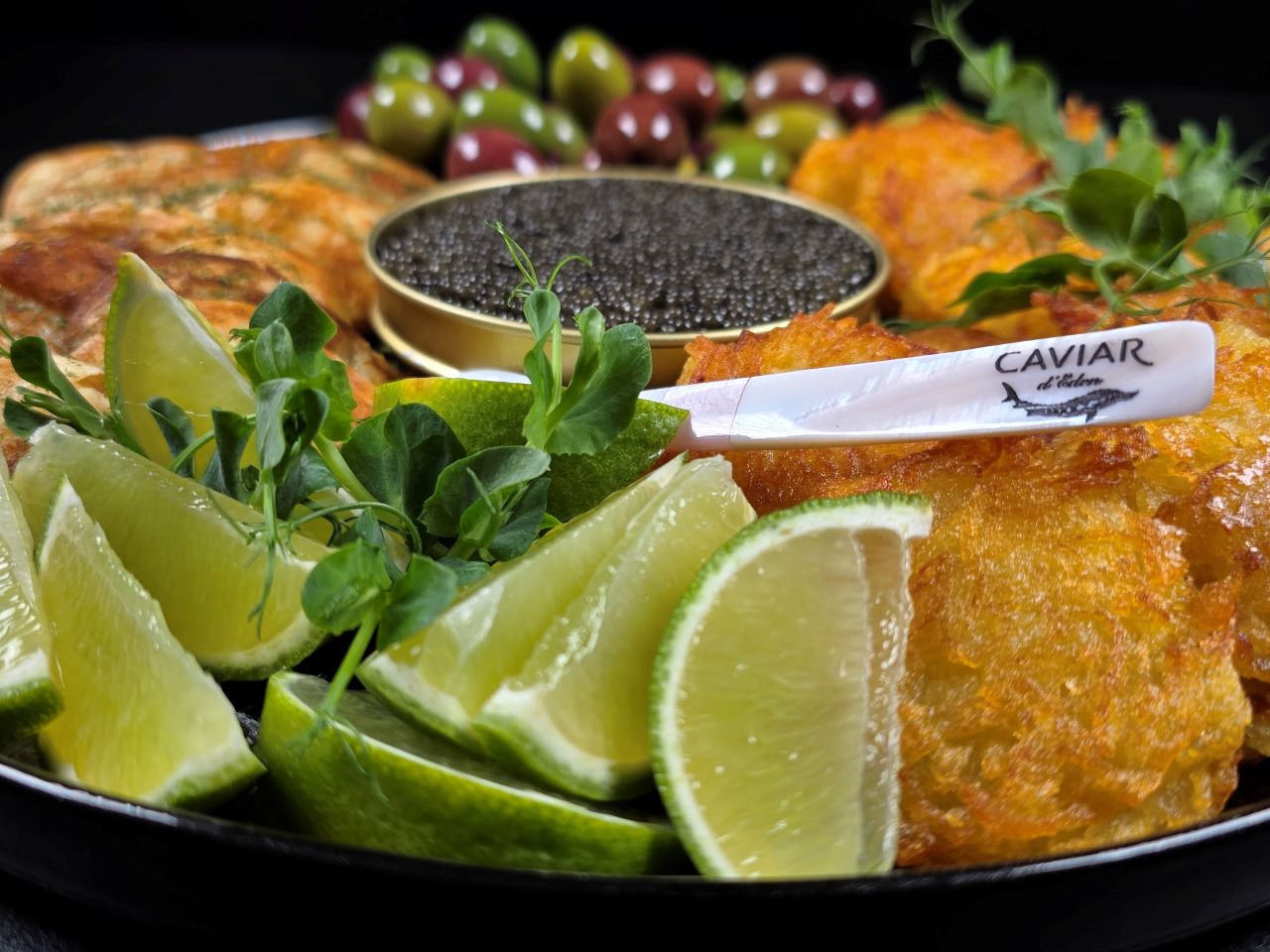 Ekskluzīva kaviāra plate — izsmalcināta garšu un elegances saspēle, kas radīta īpašiem mirkļiem. - Image 2